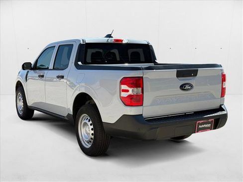 New 2025 Ford Maverick XL image 8