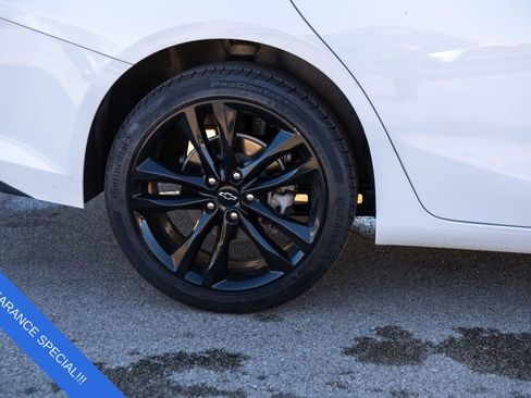 Used 2024 Chevrolet Malibu LT w/ Sport Edition image 9