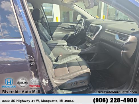 Used 2021 GMC Acadia SLT w/ Technology Package AWD/4WD image 25