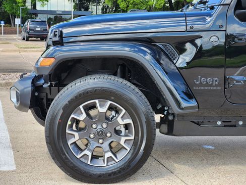 New 2026 Jeep Gladiator Sport AWD/4WD image 8
