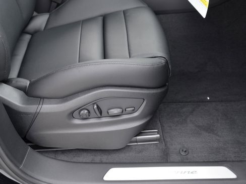 New 2026 Porsche Cayenne image 16