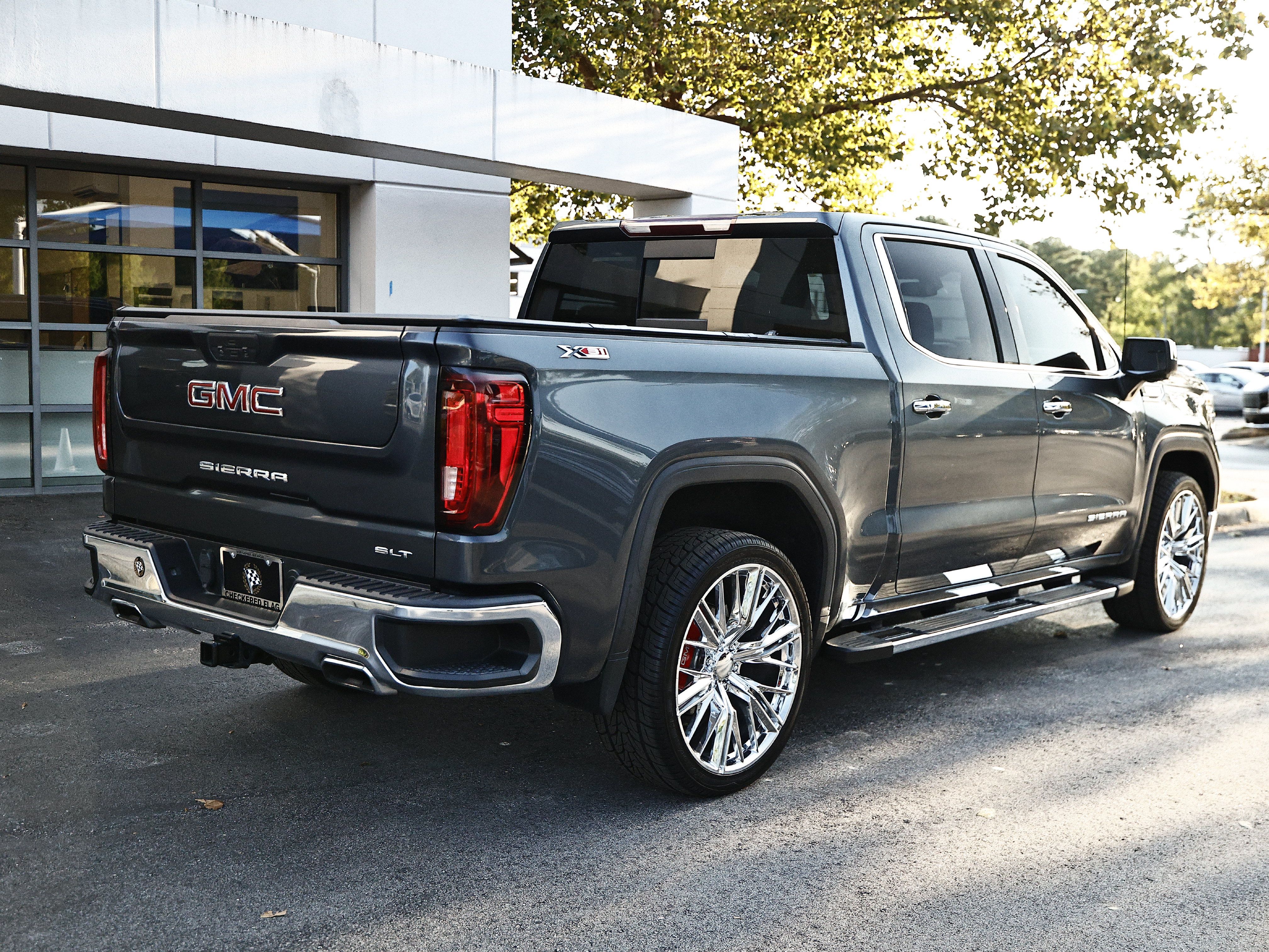 Used 2022 GMC Sierra 1500 SLT AWD/4WD image 9