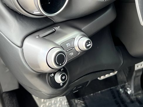 Used 2020 Ferrari 812 Superfast RWD image 32