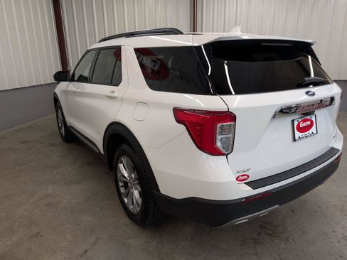 Used 2022 Ford Explorer XLT w/ Equipment Group 202A AWD/4WD image 15