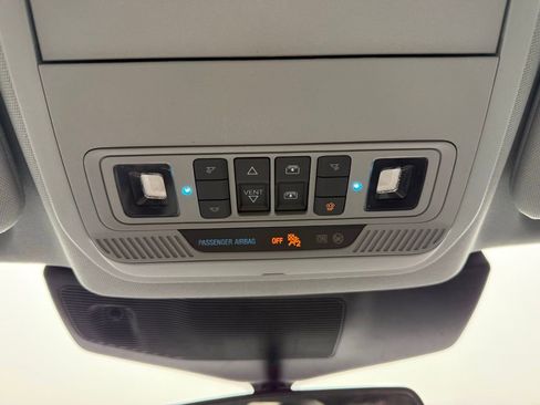 Used 2022 Ford Explorer XLT w/ Equipment Group 202A image 23