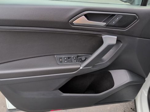 Used 2018 Volkswagen Tiguan SE image 13