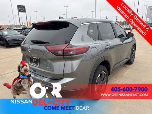 Used 2024 Nissan Rogue SV FWD image 5