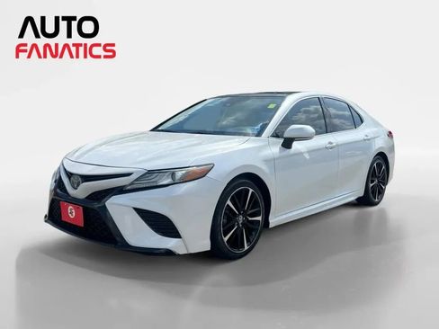 Used 2019 Toyota Camry XSE FWD image 1