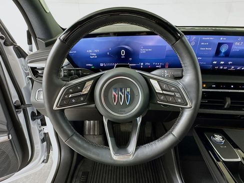 Used 2025 Buick Enclave Avenir AWD/4WD image 9