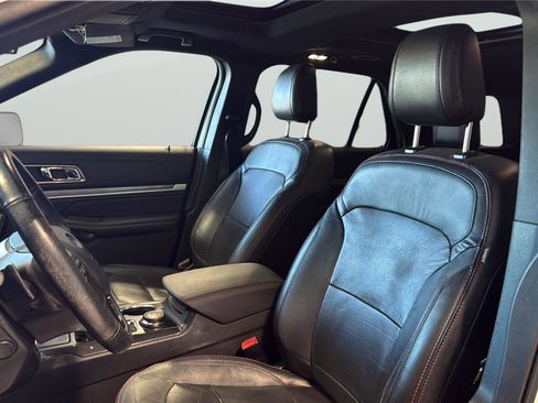 Used 2018 Ford Explorer Sport w/ Equipment Group 401A image 10