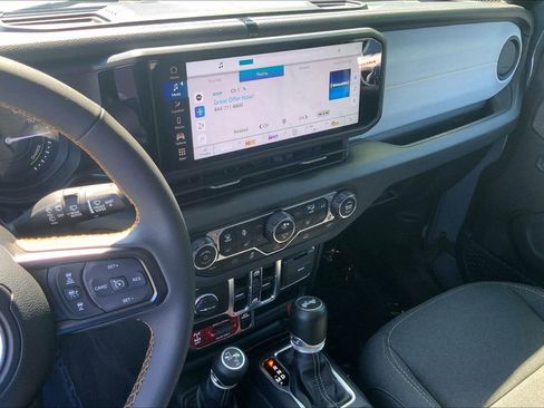 Used 2024 Jeep Wrangler Unlimited AWD/4WD image 6