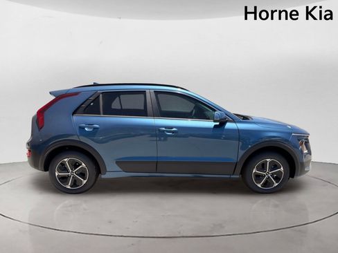New 2026 Kia Niro EX FWD image 3