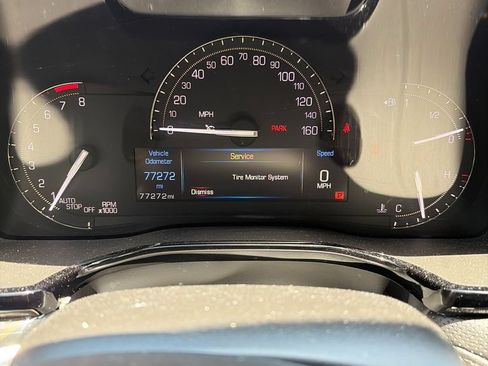 Used 2018 Cadillac XT5 FWD w/ LPO, Wheel Lock Package image 6
