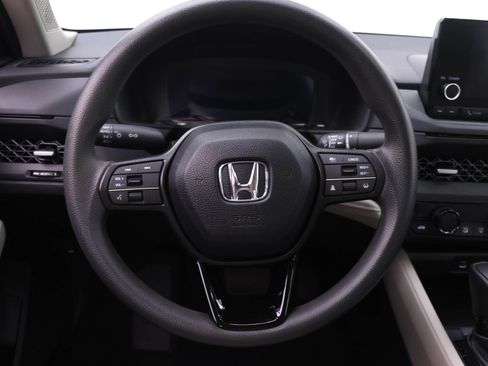 Certified 2025 Honda Accord SE image 13