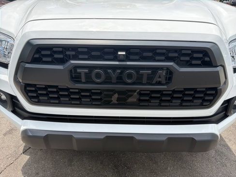 Used 2023 Toyota Tacoma SR AWD/4WD image 51