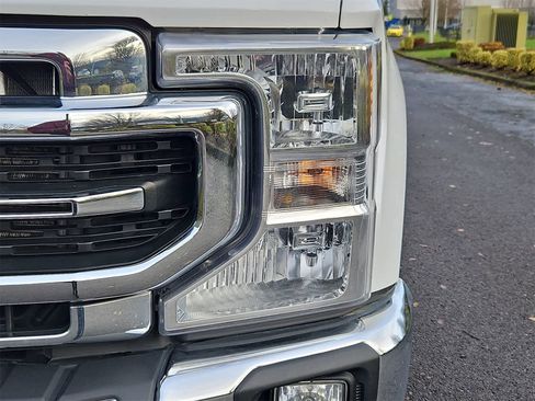 Used 2022 Ford F350 Lariat w/ FX4 Off-Road Package image 10