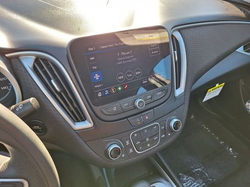 Used 2024 Chevrolet Malibu LT image 18