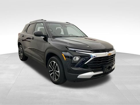 Used 2025 Chevrolet TrailBlazer LT AWD/4WD image 7