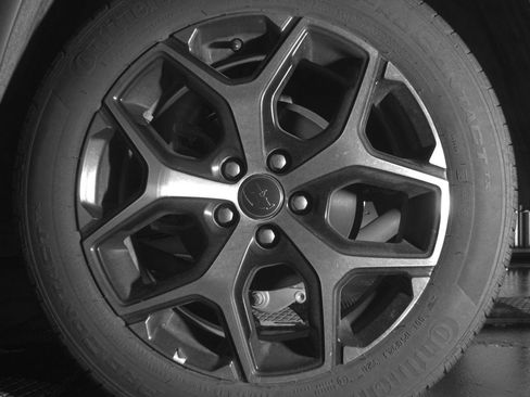 Used 2025 Jeep Compass Limited image 13