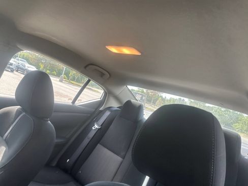Used 2024 Nissan Sentra SV FWD image 14