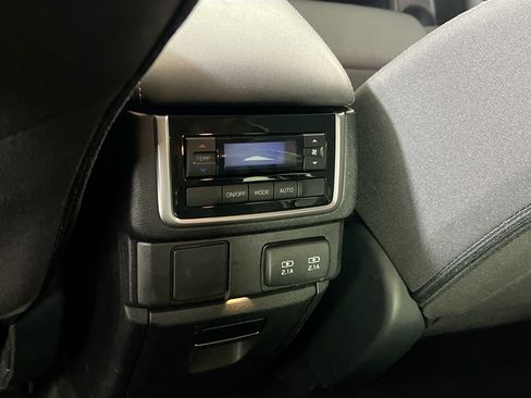 Used 2022 Subaru Ascent Premium w/ Convenience Package image 24