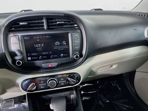 Used 2025 Kia Soul LX FWD image 24