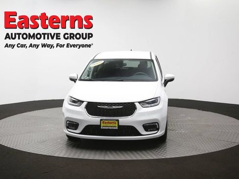 Used 2023 Chrysler Pacifica Touring-L FWD image 56