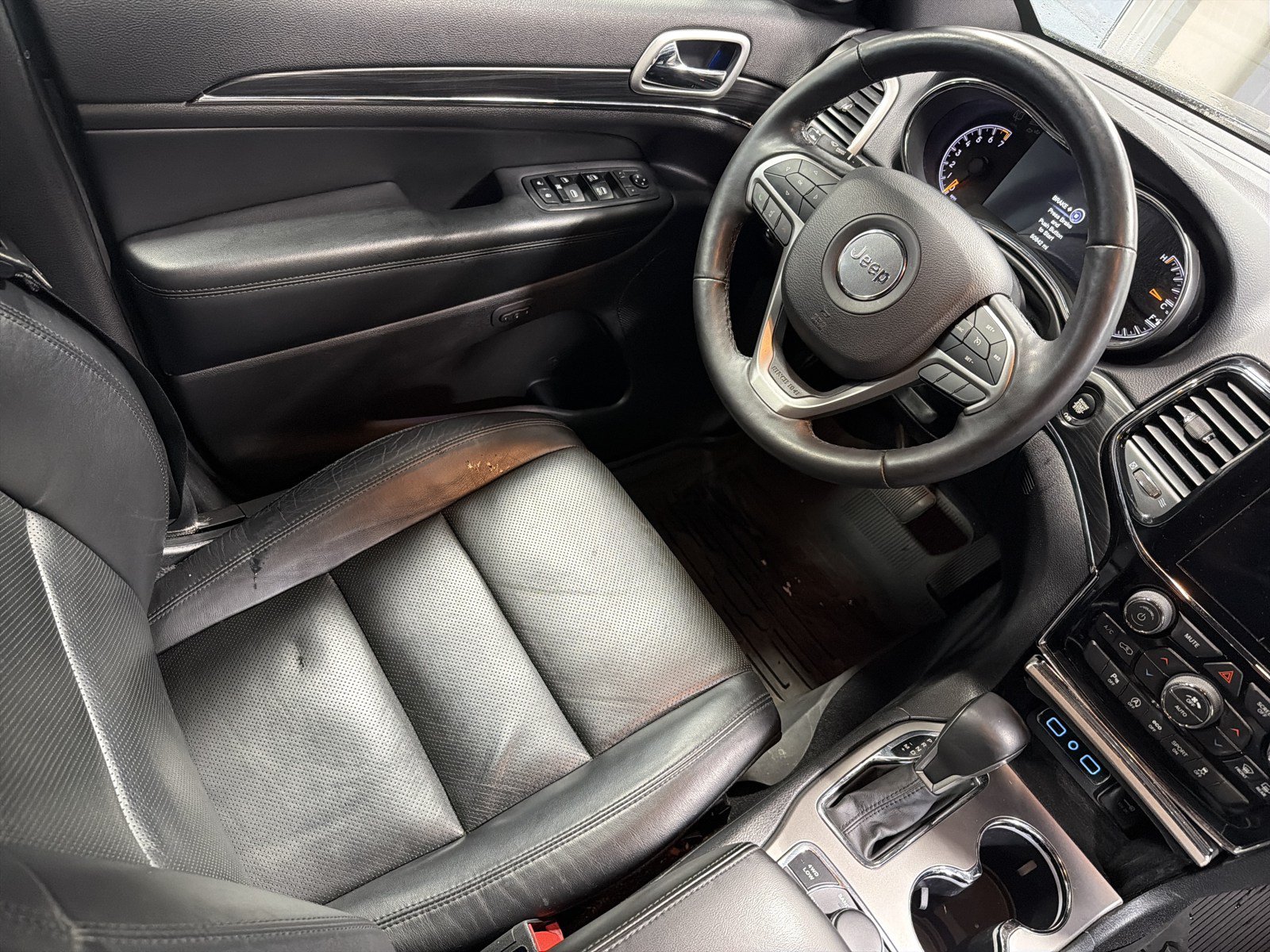 Used 2019 Jeep Grand Cherokee Limited w/ Luxury Group II AWD/4WD image 15