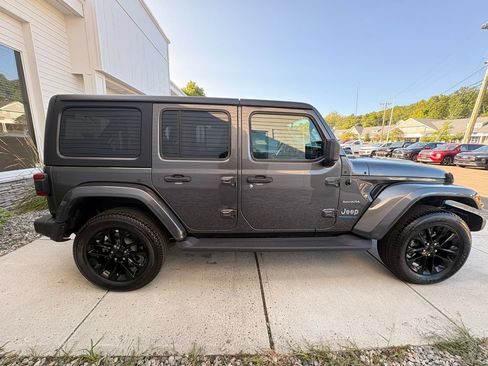 Used 2023 Jeep Wrangler Unlimited Sahara w/ Cold Weather Group AWD/4WD image 6