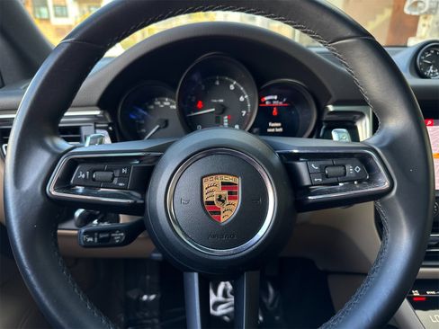 Used 2023 Porsche Macan image 24