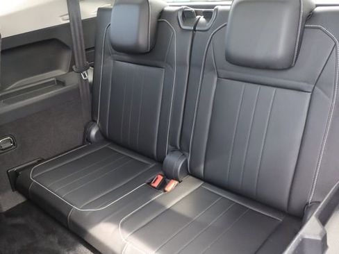 Used 2022 Volkswagen Tiguan SE image 15