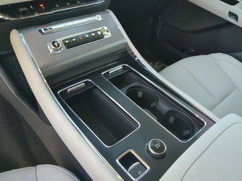 New 2026 Lincoln Aviator AWD image 20