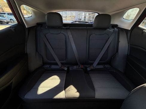 Used 2025 Chevrolet Trax LT image 37