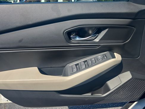 Used 2023 Honda Accord EX image 26