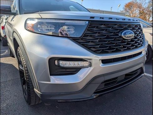Used 2023 Ford Explorer ST-Line image 22