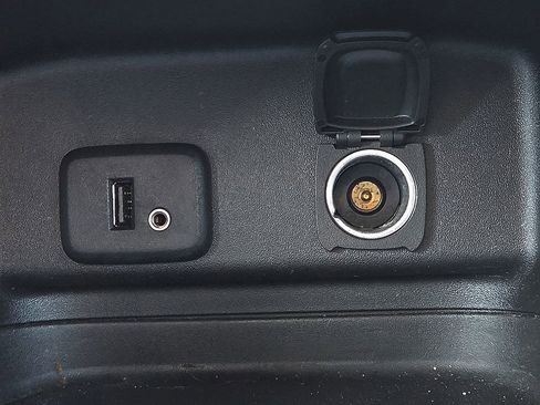 Used 2018 Chevrolet Equinox LT image 27