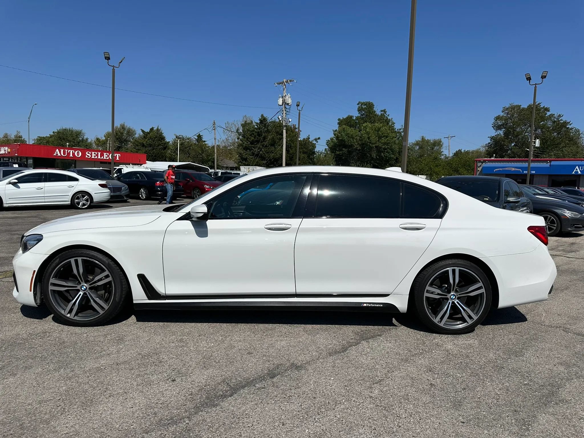 Used 2019 BMW 740i w/ M Sport Package RWD image 36