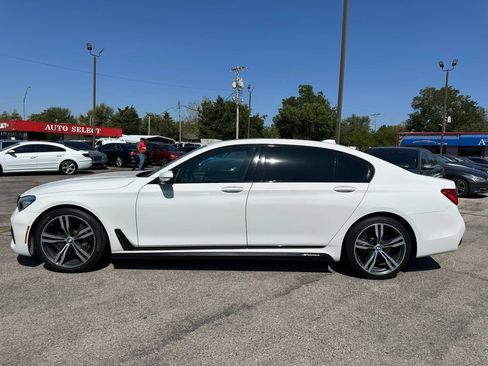 Used 2019 BMW 740i w/ M Sport Package RWD image 36