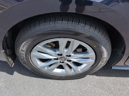 Certified 2023 Toyota Sienna Limited FWD image 9
