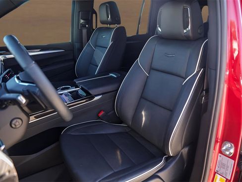 Used 2025 Cadillac Escalade ESV Premium Luxury image 7