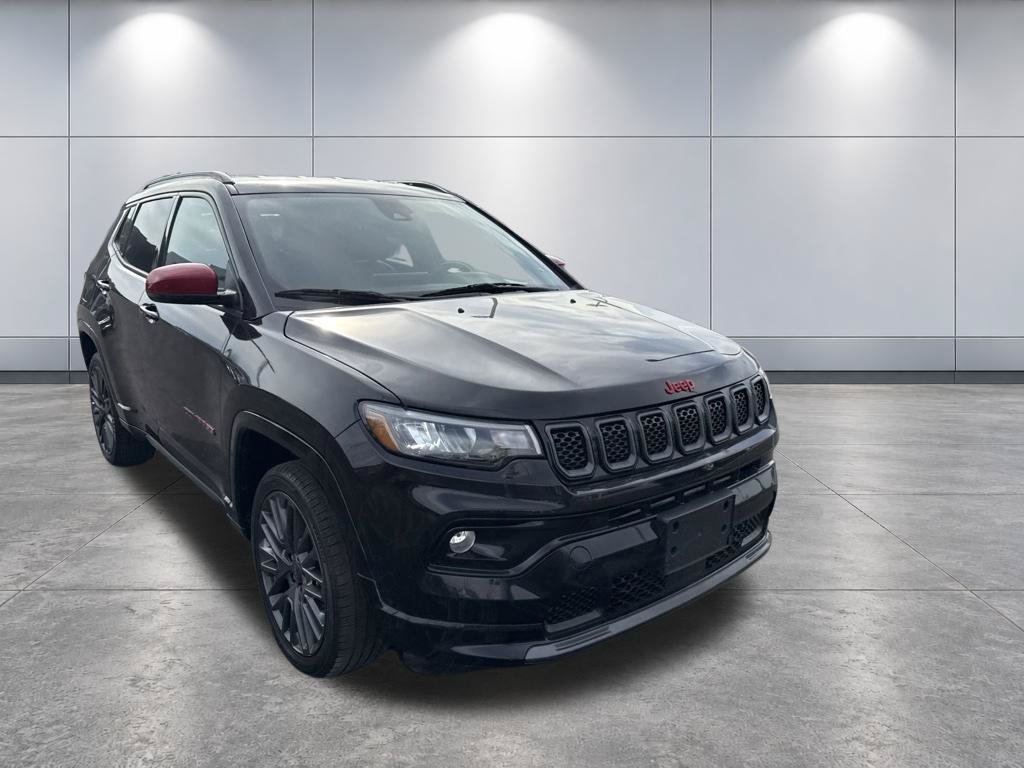 Used 2023 Jeep Compass Limited AWD/4WD image 3