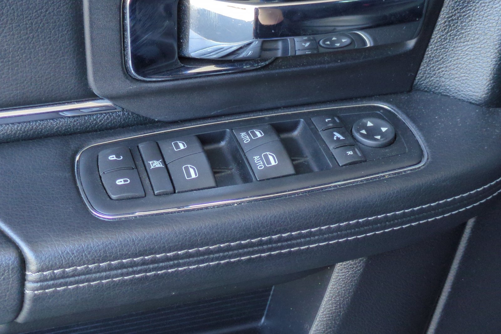 Used 2016 RAM 2500 Laramie w/ Protection Group AWD/4WD image 11