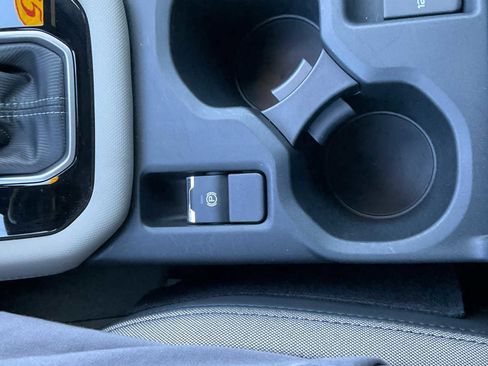 Used 2025 Subaru Forester Premium image 26