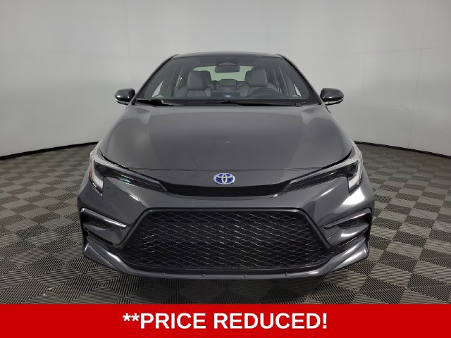Used 2024 Toyota Corolla SE w/ SE Package FWD image 2