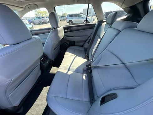 Used 2018 Subaru Outback 2.5i Limited AWD/4WD image 11