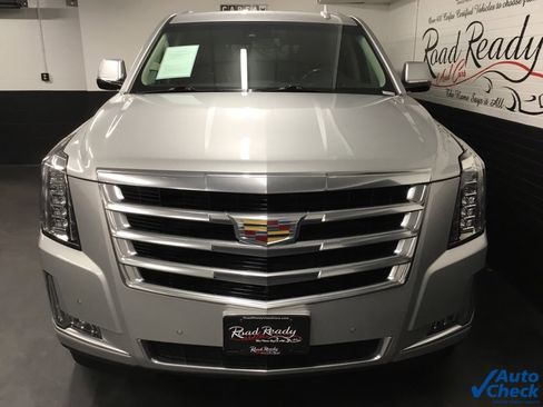 Used 2017 Cadillac Escalade Luxury image 4