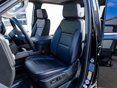 Used 2023 GMC Sierra 2500 Denali w/ Denali Black Diamond Edition image 27