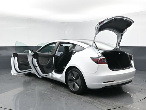 Used 2019 Tesla Model 3 Long Range image 29