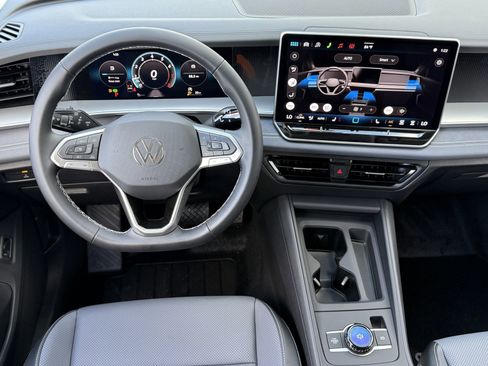 New 2026 Volkswagen Tiguan SE image 11