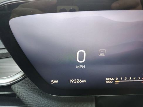 Used 2025 Buick Enclave Preferred AWD/4WD image 24